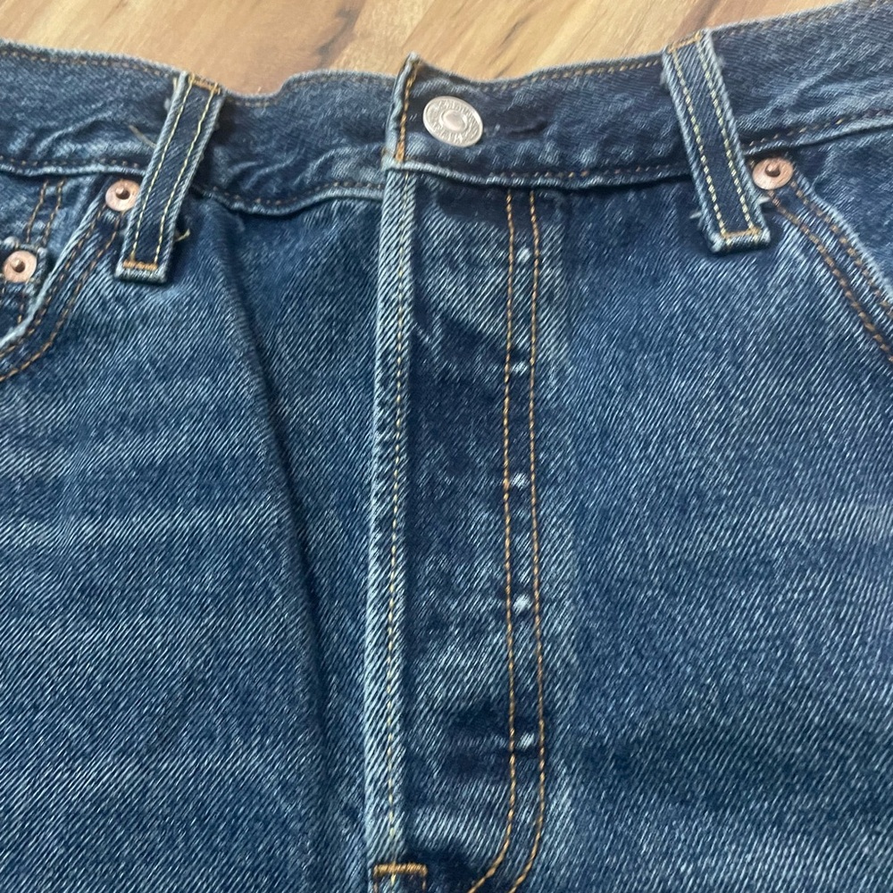 Levi's 501 Original cutoff distressed button fly shorts Sz 32 - Picture 5 of 8